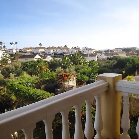 Sea View Garden Oasis Apartment *